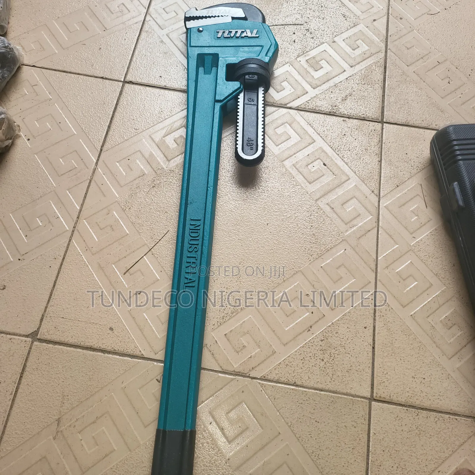 TOTAL 48" Pipe Wrench