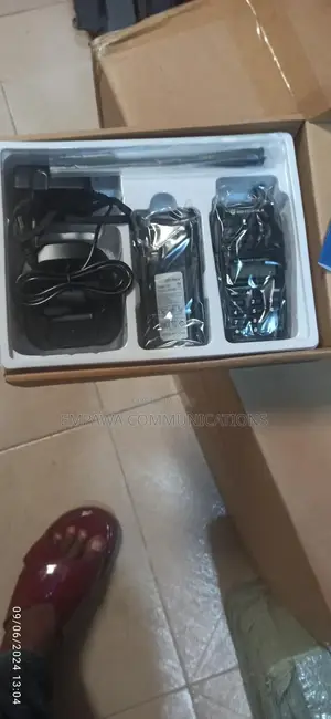 Motorola Gp399 Dual Band Radio Walkie-Talkie Water Resistant