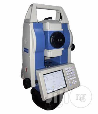 R2 Total Station Reflectorless 350 Meters