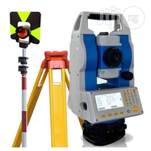 R2 Total Station Reflectorless 350 Meters
