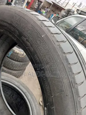 275/45/20 Michelin Tire