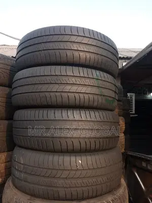 215/65/16 Tire