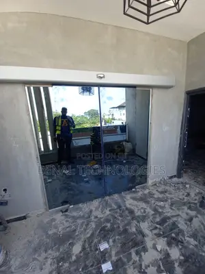 Automatic Motion-Guide Sliding Glass Door