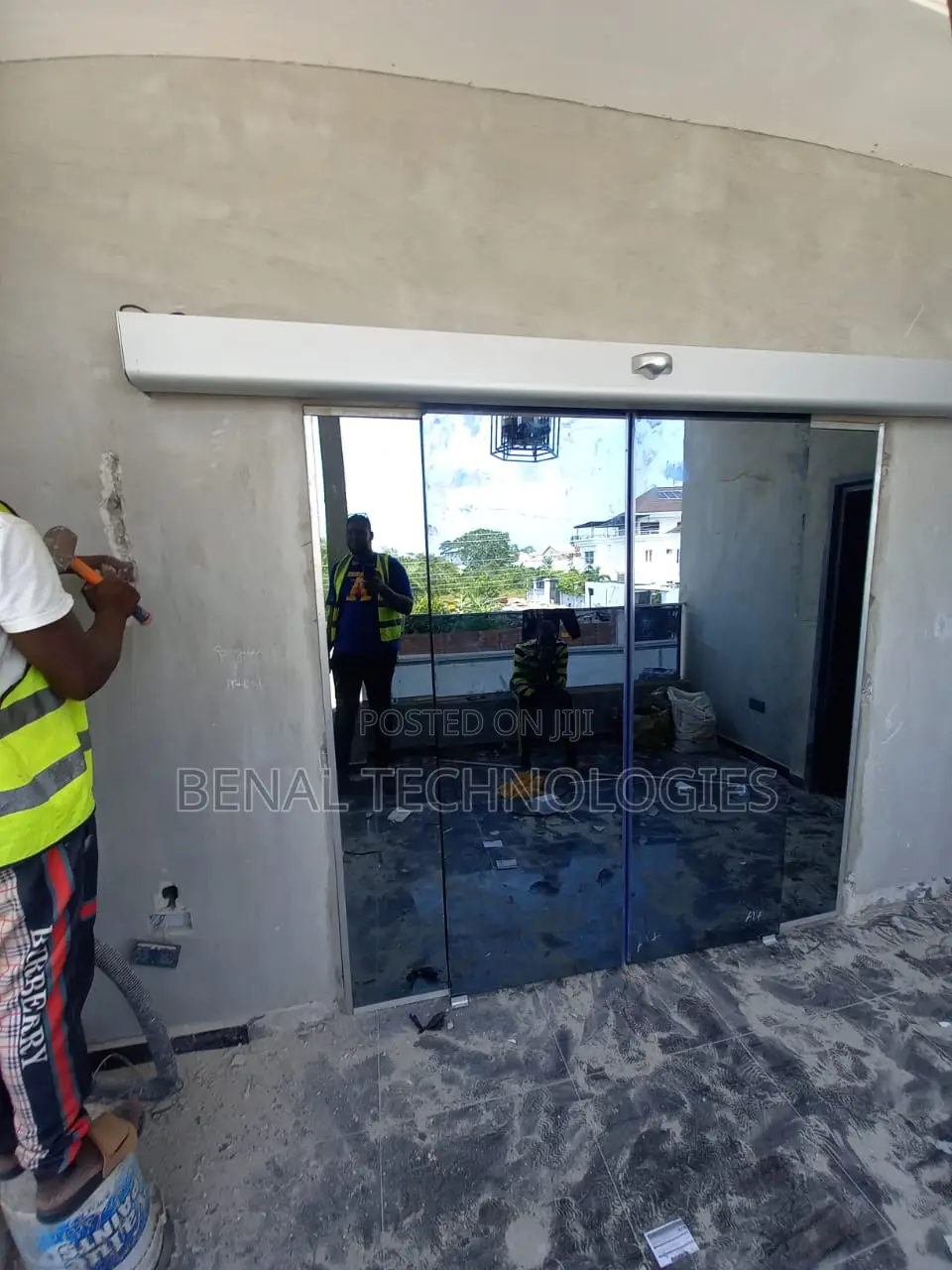 Automatic Motion-Command Sliding Door