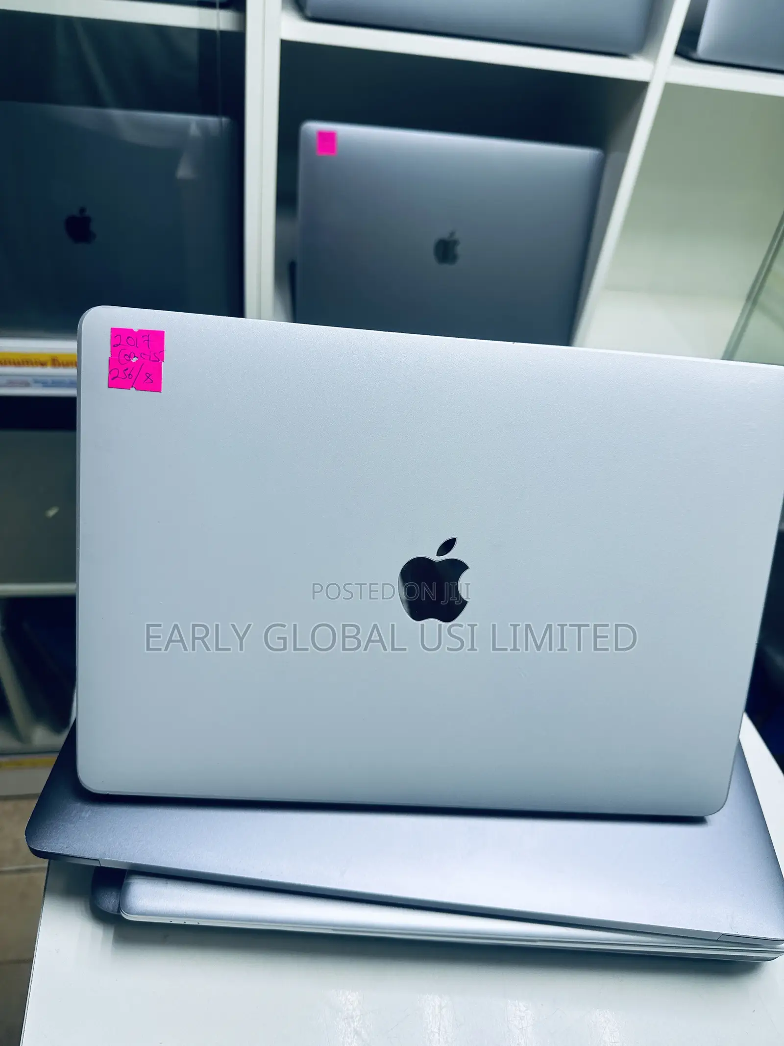 Laptop Apple MacBook Pro 2017 8GB Intel Core I5 SSD 256GB