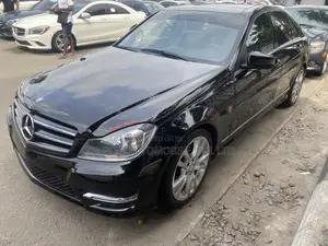 Mercedes-Benz C300 Sport 4Matic Sedan AWD (3.5L 6cyl 7A) 2014 Black