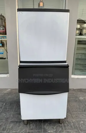 182 Ice Cude Machine
