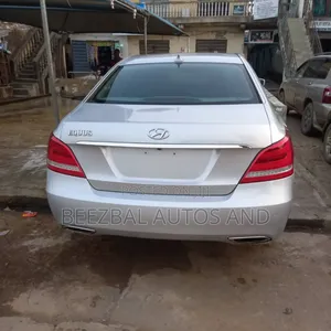 Hyundai Equus Signature 4dr Sedan (5.0L 8cyl 8A) 2015 Silver