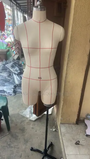 Size 12 Fully Pinnable Red Lines Body Form