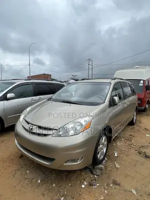 Toyota Sienna XLE Limited AWD 2006 Gold
