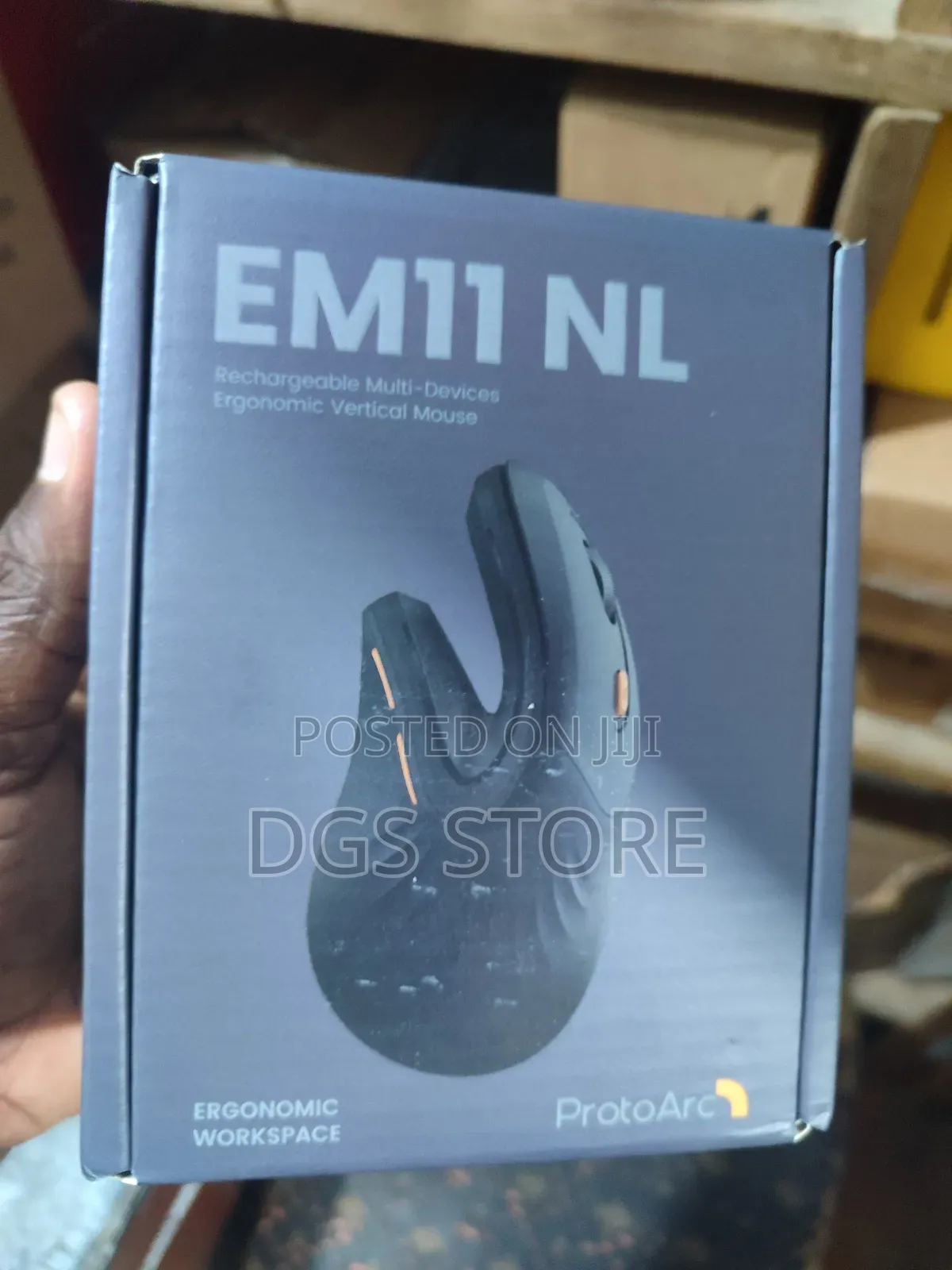 Protoarc Em11 Nl Rechargeable Multi Device Mouse Vertical