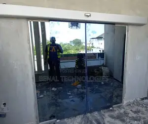 Motion-Monitor Sliding Auto Door