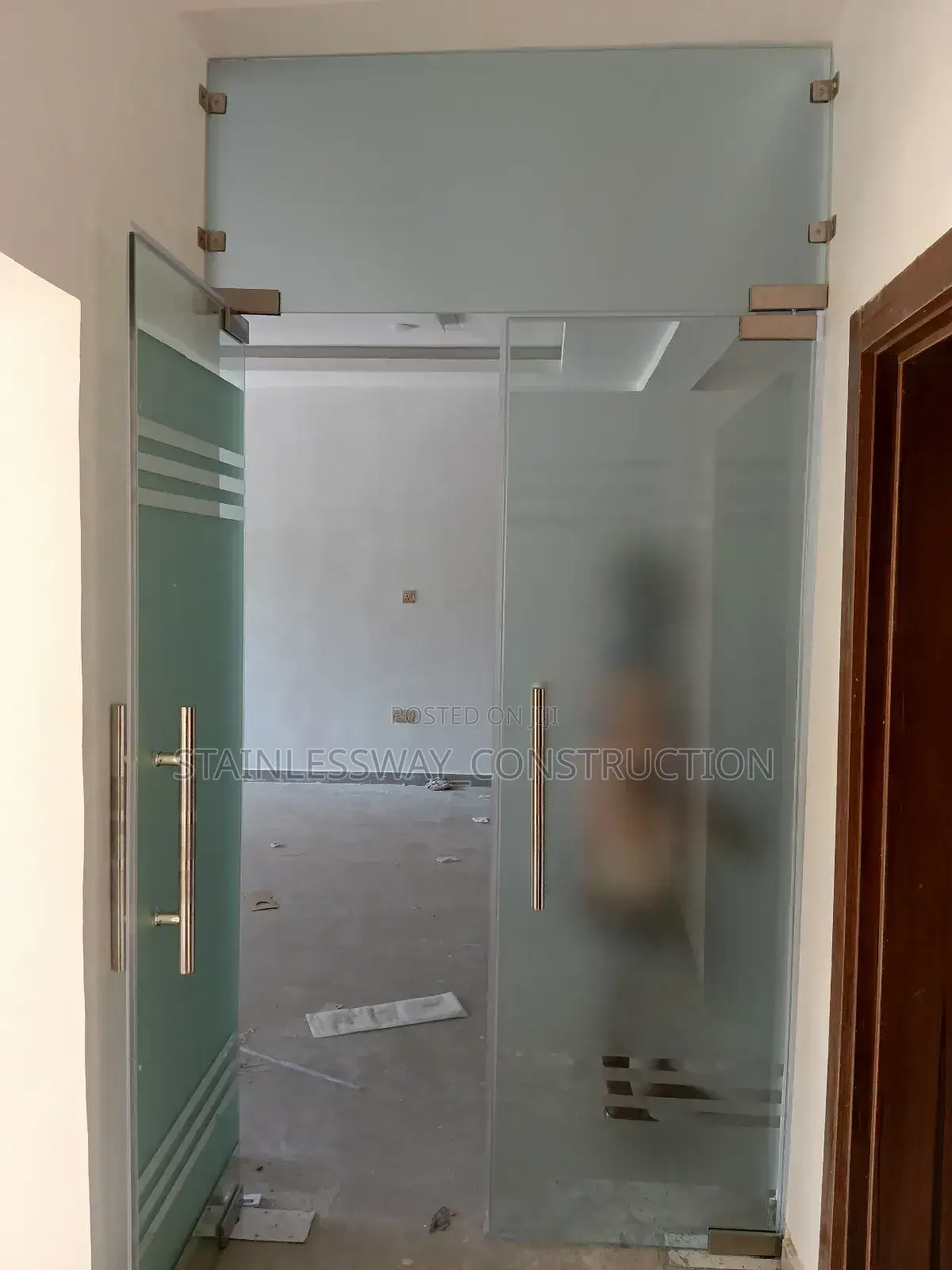 Swing Star Door