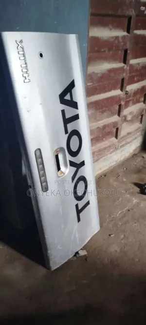 Boot Hilux