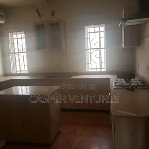 5bdrm Duplex in Idado, Lekki Phase 2 for rent