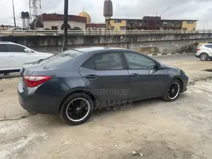 Toyota Corolla LE 4dr Sedan (1.8L 4cyl CVT) 2015 Gray