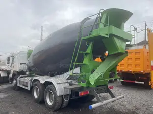 Foreign Used Howo Concrete Mixer Truck.