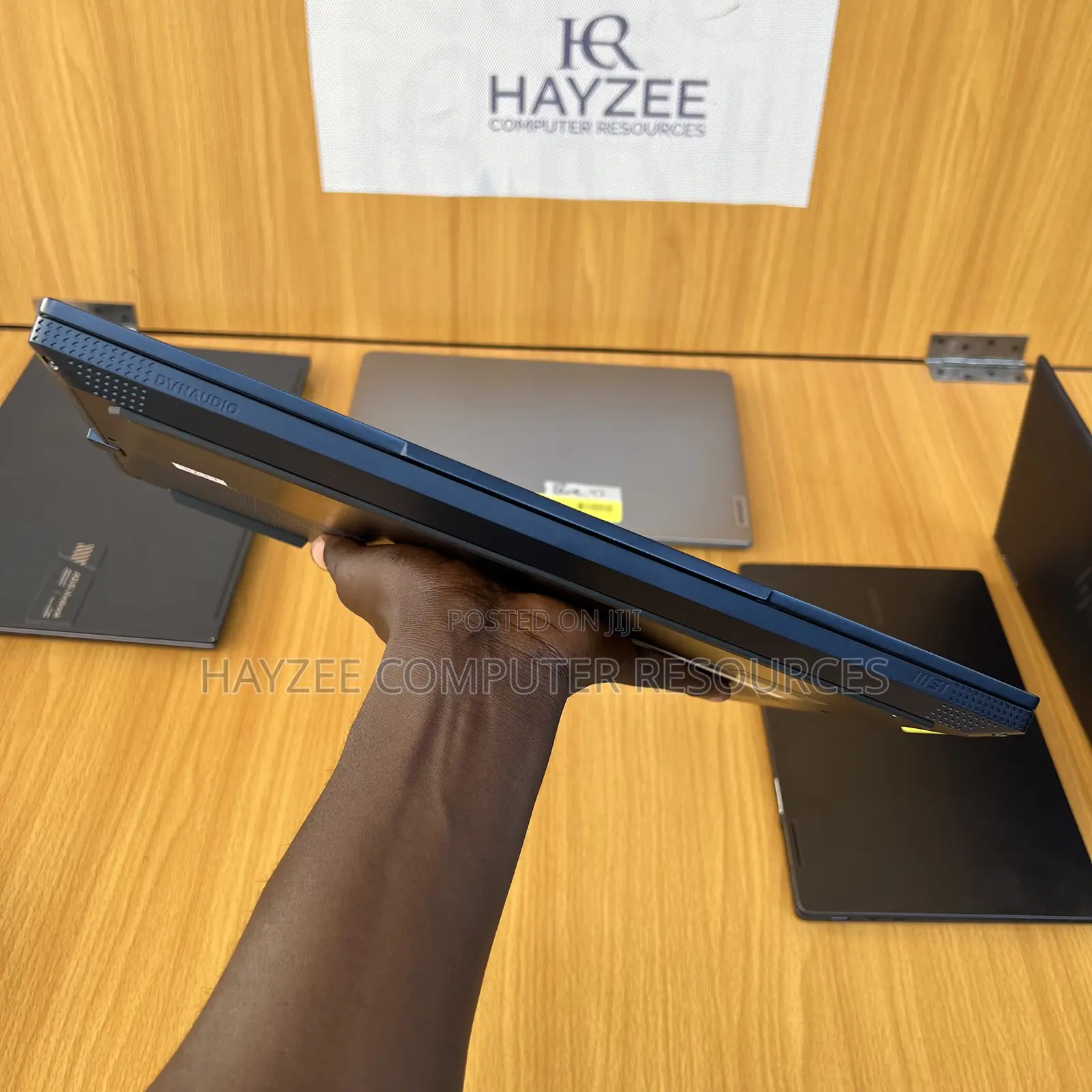 Laptop MSI Stealth 17 Studio A13V 32GB Intel Core I7 SSD 1T