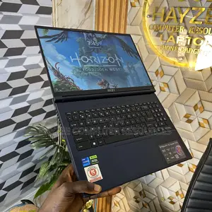 Laptop MSI Stealth 17 Studio A13V 32GB Intel Core I7 SSD 1T