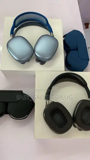 Airpods Max Black and Blue