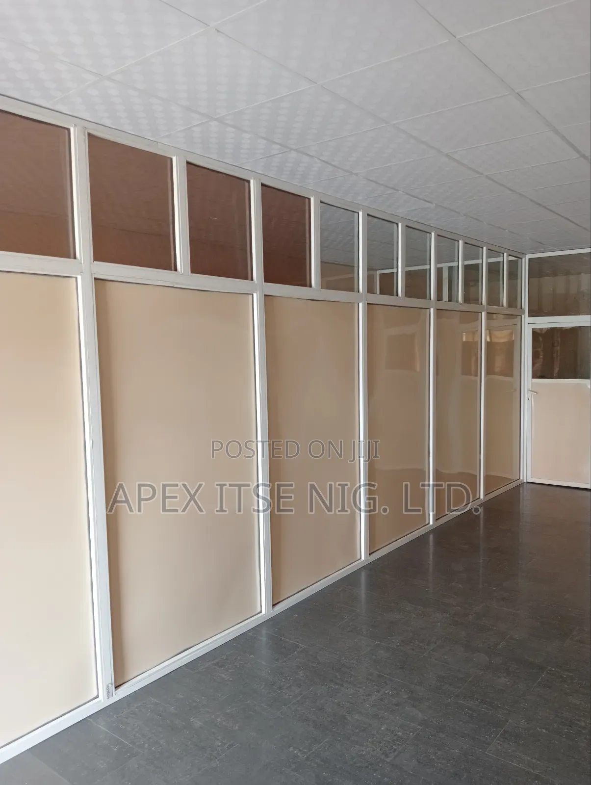 Board/Glass Partition