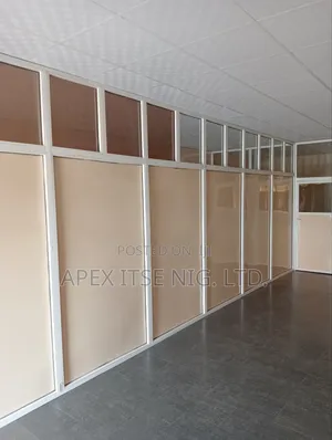 Board/Glass Partition