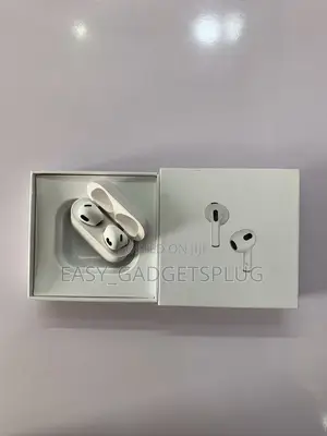 Used Apple Airpods 3