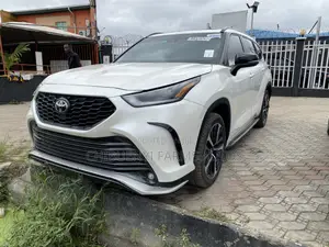 Toyota Highlander XSE 2021 White