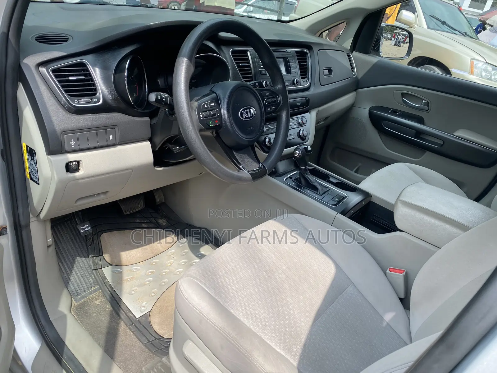 Kia Sedona 2015 Silver