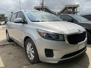 Kia Sedona 2015 Silver