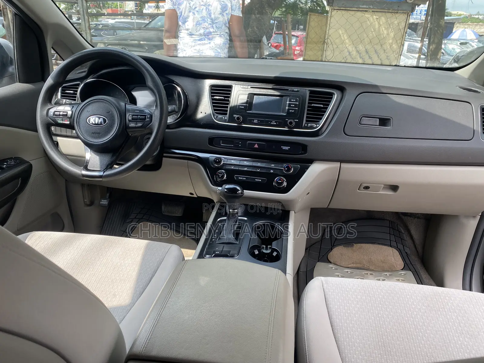 Kia Sedona 2015 Silver