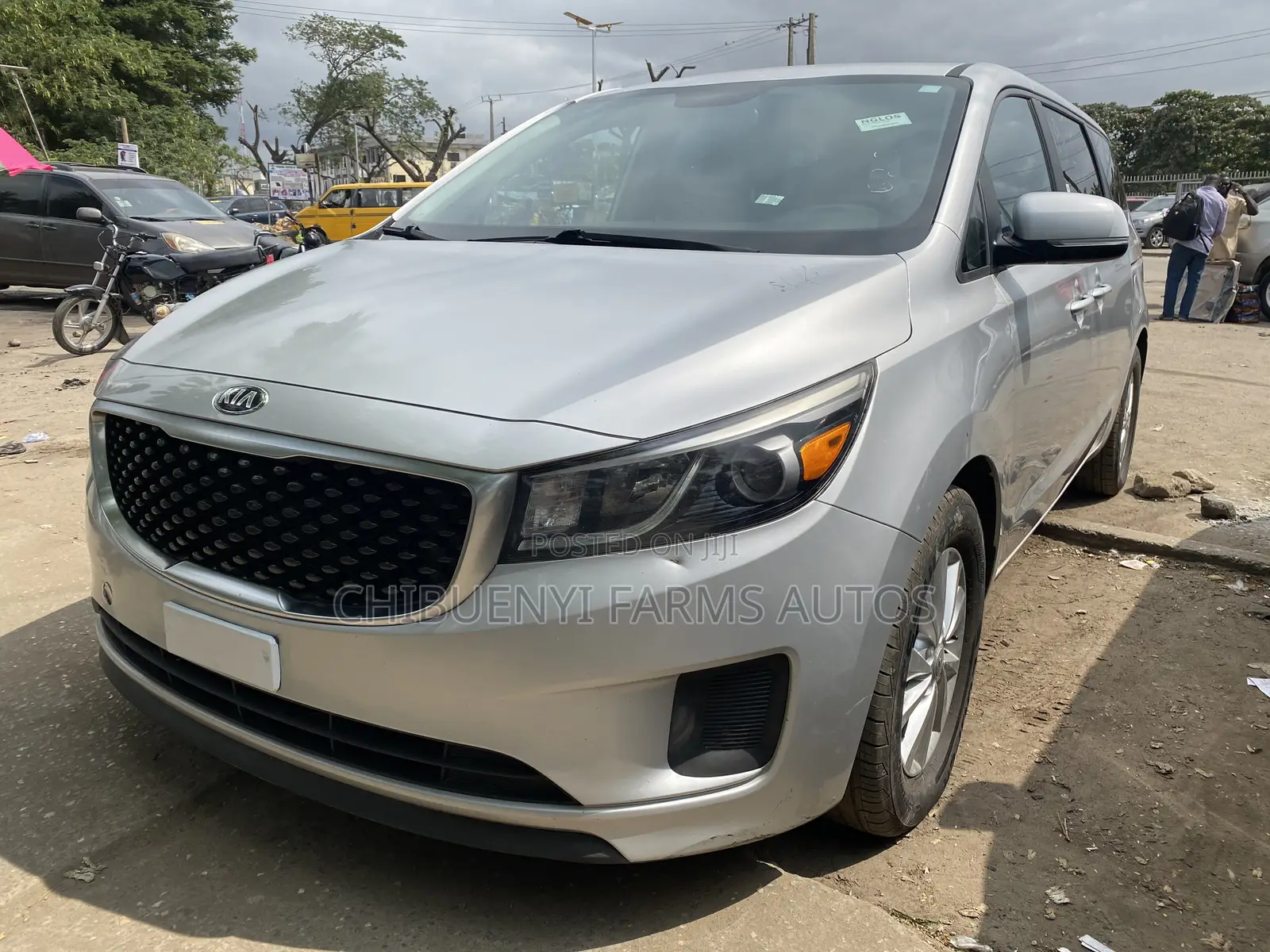 Kia Sedona 2015 Silver