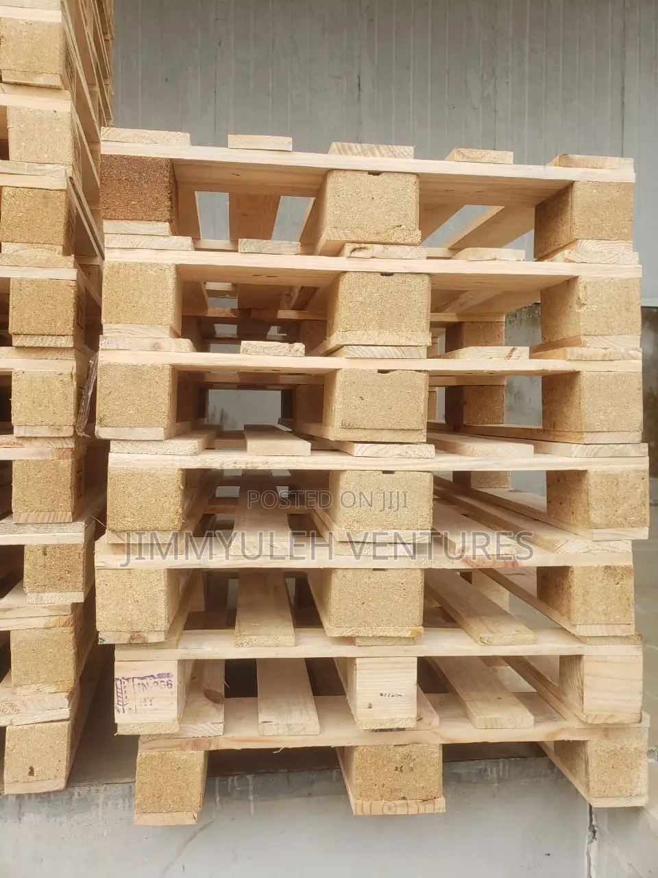 Pallets.Wood