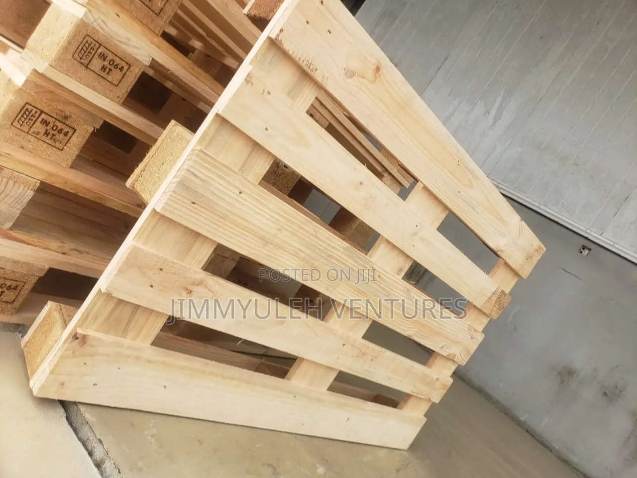 Pallets.Wood
