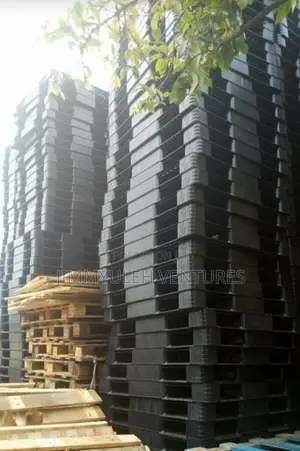 Black Heavy Duty Rubber Pallets