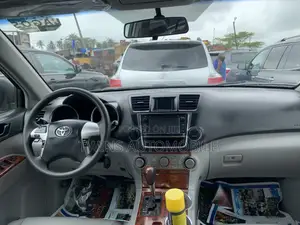 Toyota Highlander Limited 3.5l 4WD 2013 Black