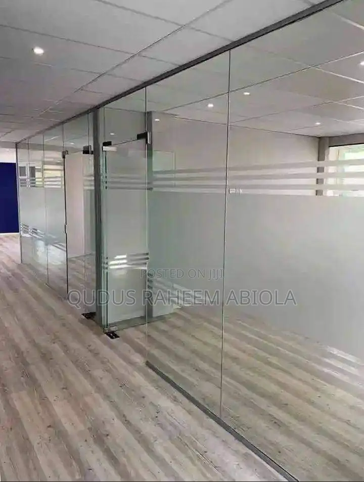 Frameless Glass Partition
