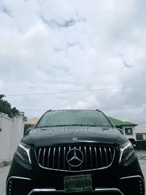 Viano 2022 Bus for Rent