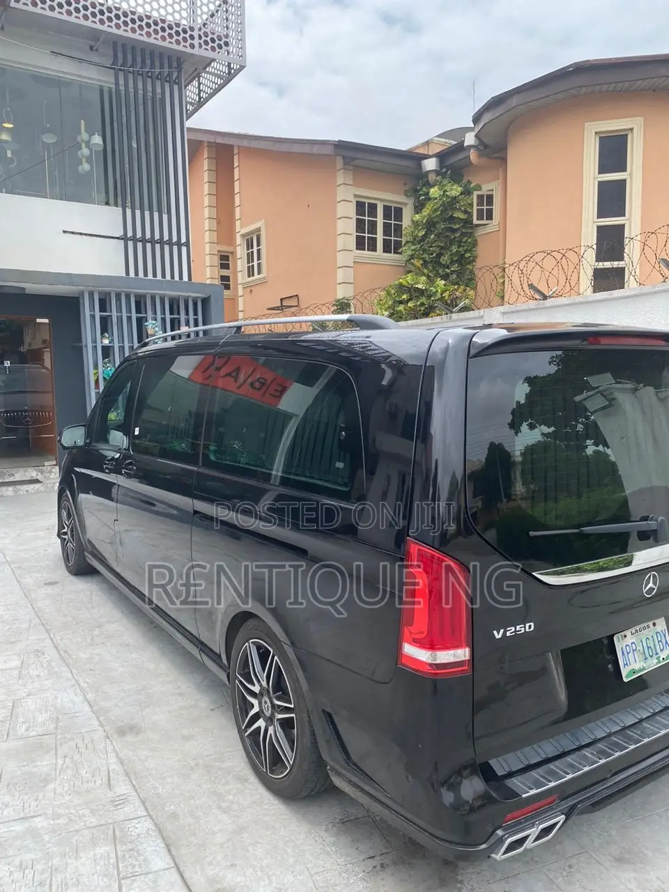 Viano 2022 Bus for Rent