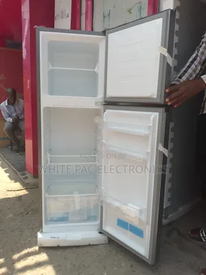 Hisense Smart Cooling 205-Litre Twins Doors Fridge Ice Maker