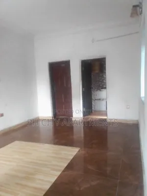 1bdrm Block of Flats in Shell Location for rent