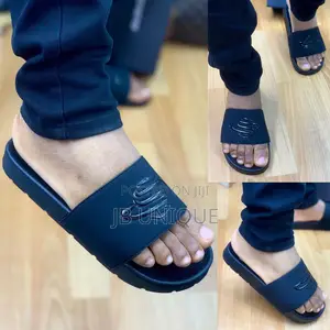 Louis Vuitton Cover Slide