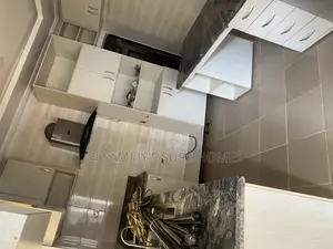 4bdrm Bungalow in Queens Estate for rent