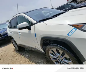Toyota RAV4 Limited AWD 2020 White