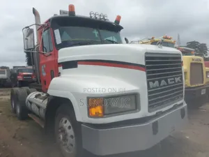 CH Mack Ten Tyres Head Truck Manual Injector Company Used