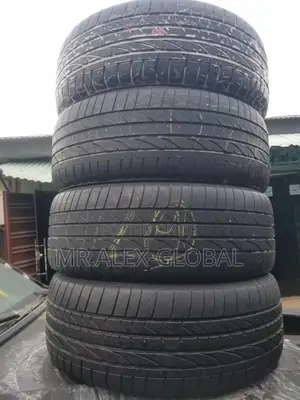235/55/19 Continental Tire Tokunbo