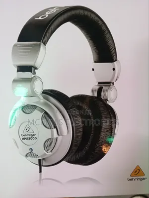 Behringer Hpx Music And Monitor Headphone.