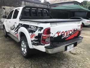 Toyota Hilux 2011 White