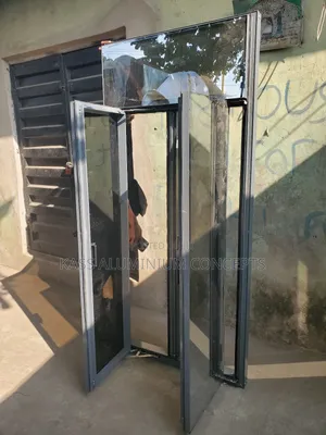 Frameless Window
