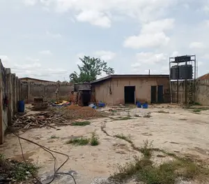Strategic 400m2 Warehouse on 4 Plots at Bakatari Off Apata